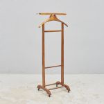 1425 7344 VALET STAND